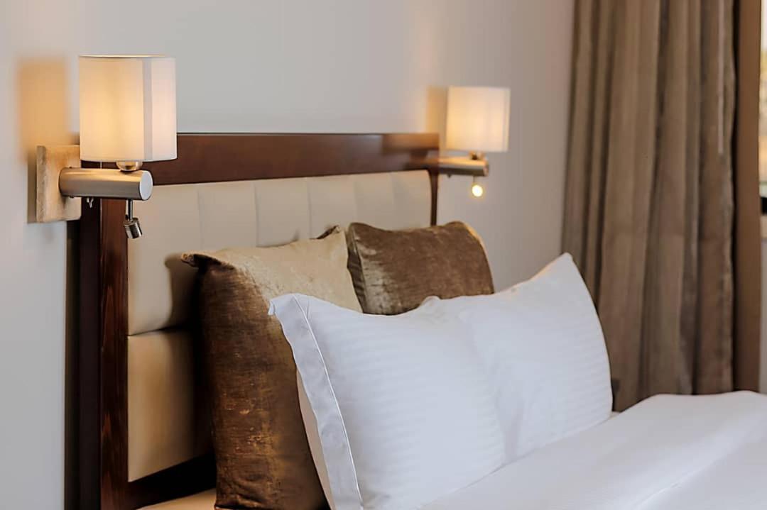 Mamba Point Hotel Freetown Kültér fotó