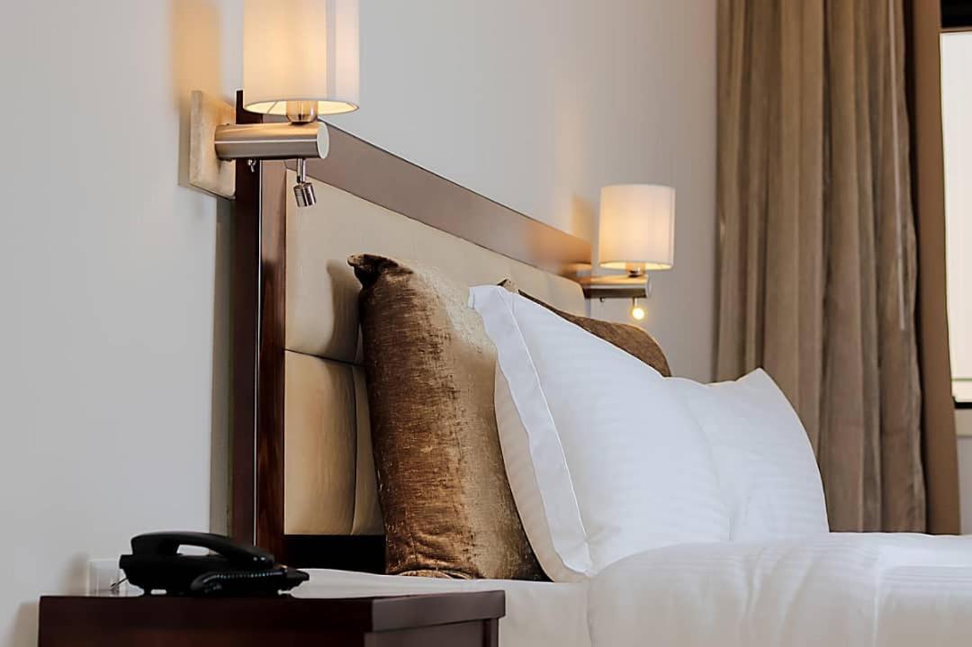 Mamba Point Hotel Freetown Kültér fotó